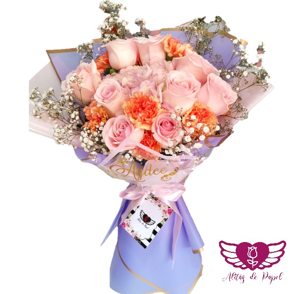 1 Ideas para Regalos Florales: Eleva tus Celebraciones con Flores 6 RAMO DE ROSAS Y CLAVELES